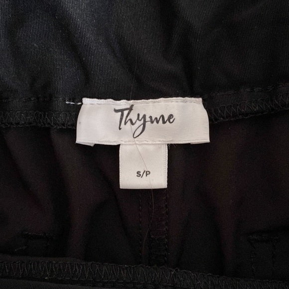 THYME MATERNITY - Drawstring Shorts - size S - Picture 2 of 3